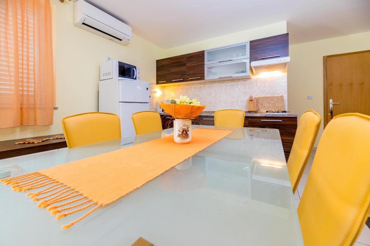 באסקה Apartments Ljubica Garden מראה חיצוני תמונה